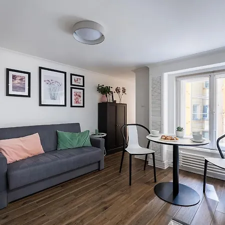 Apartman Krakowskie Przedmiescie 19 - 600m Od Zamku Krolewskiego - 50m Od Palacu Prezydenckiego - 800m Od Stacji Metra Nowy Swiat - Better Varsó