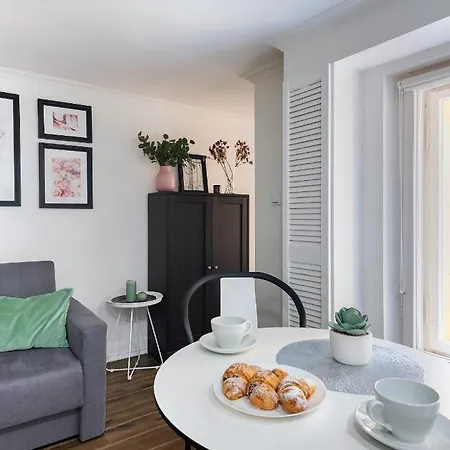 Krakowskie Przedmiescie 19 - 600m Od Zamku Krolewskiego - 50m Od Palacu Prezydenckiego - 800m Od Stacji Metra Nowy Swiat - Better