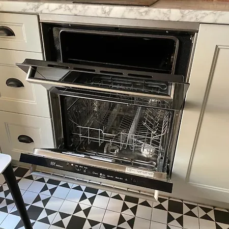 Διαμέρισμα Krakowskie Przedmiescie 19 - 600m Od Zamku Krolewskiego - 50m Od Palacu Prezydenckiego - 800m Od Stacji Metra Nowy Swiat - Better