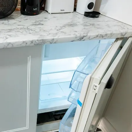 Krakowskie Przedmiescie 19 - 600m Od Zamku Krolewskiego - 50m Od Palacu Prezydenckiego - 800m Od Stacji Metra Nowy Swiat - Better *